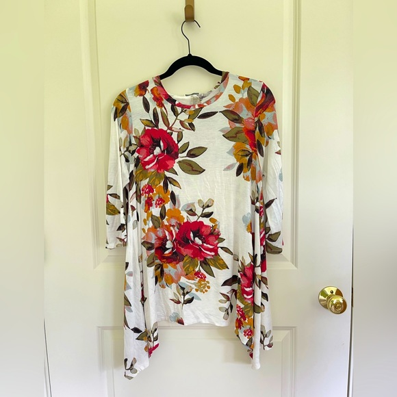 JODIFL Floral Blouse, 3/4 Length Sleeves, Small (runs large) - Picture 1 of 3